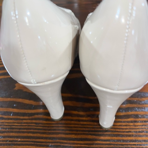 Lane Bryant Cream Mary Jane Heels 9 wide - Picture 2 of 9